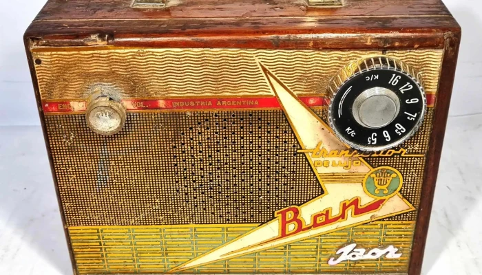 Radio transistor caja de madera no funciona