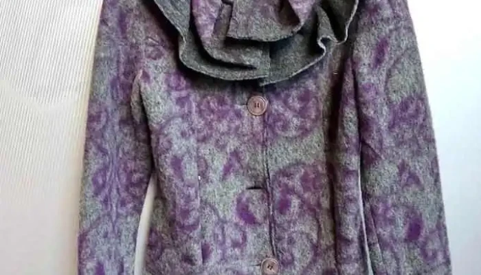 Saco para dama estampado en violeta sin talle