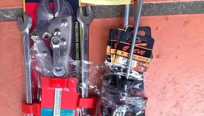 set destornilladores + pinza morza + 4 llaves