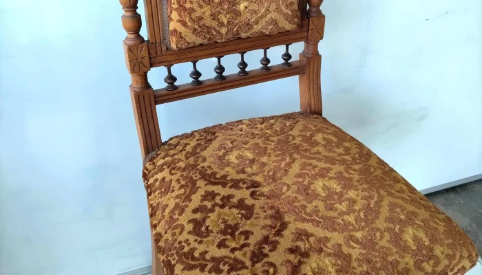 silla inlglesa tapizada en brocato
