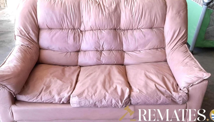 sillon de cuerina rosado de 3 cuerpos