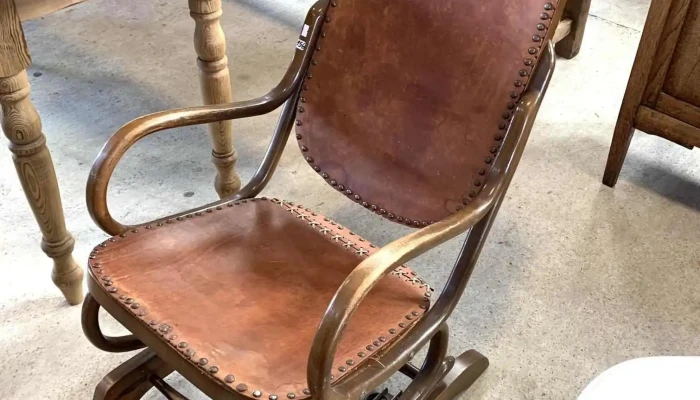 Sillon Mecedor Tapizado En Cuero -  1 - 06-12-2020