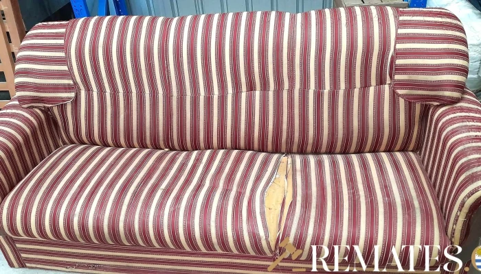 Sofa De 3 Cuerpos Tapizado A Rallas Rojo 3 - 17-06-2021