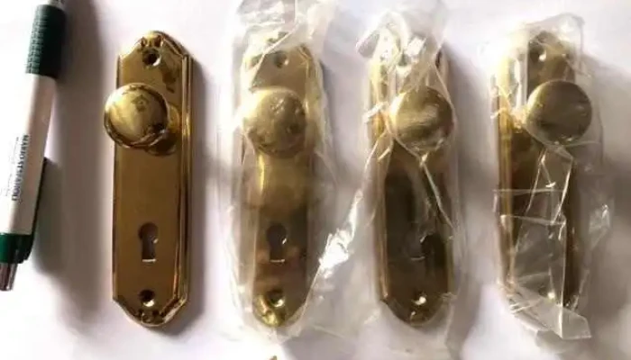 Tiradores para puerta redondos con base nuevos con tornillos