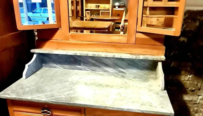 Toilette antiguo en cedro lustrado con mármol gris sano