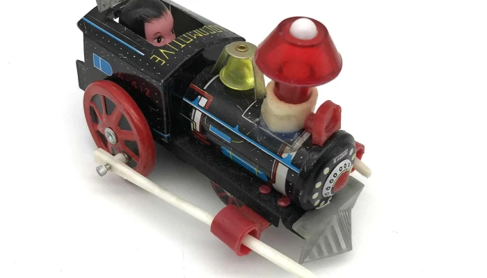 Tren De Chapa Con Niño