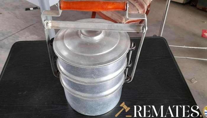 vianda de aluminio antigua